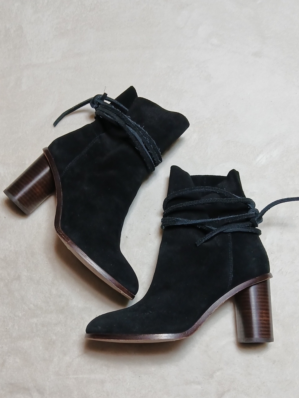 Pour La Victoire Black Suede Wrap-Ankle Block Heel Booties Size 7 - Picture 2 of 10